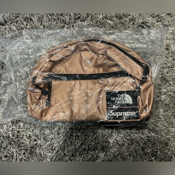 Supreme The North Face Metallic Roo II Lumbar Pack - Rose Gold - Picture 2 of 4